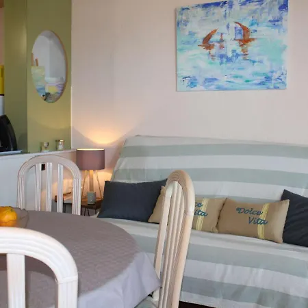 Apartment En Front De A Avec Terrasse Et Parking Prive - Fr-1-229c-72 *