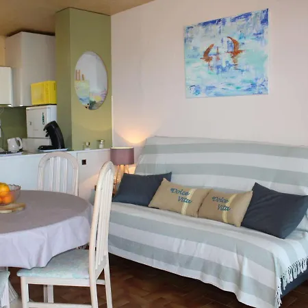 Apartment En Front De A Avec Terrasse Et Parking Prive - Fr-1-229c-72